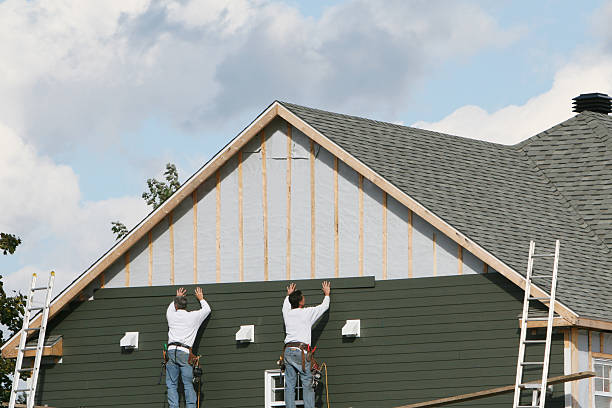 Professional Siding Inspection technician working in Russellville, OH